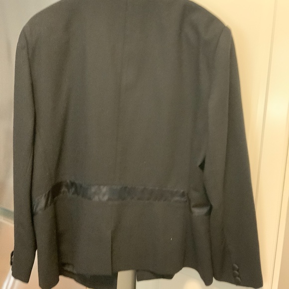 Women’s 2 pc Black Wool Pant Suit - Picture 4 of 6